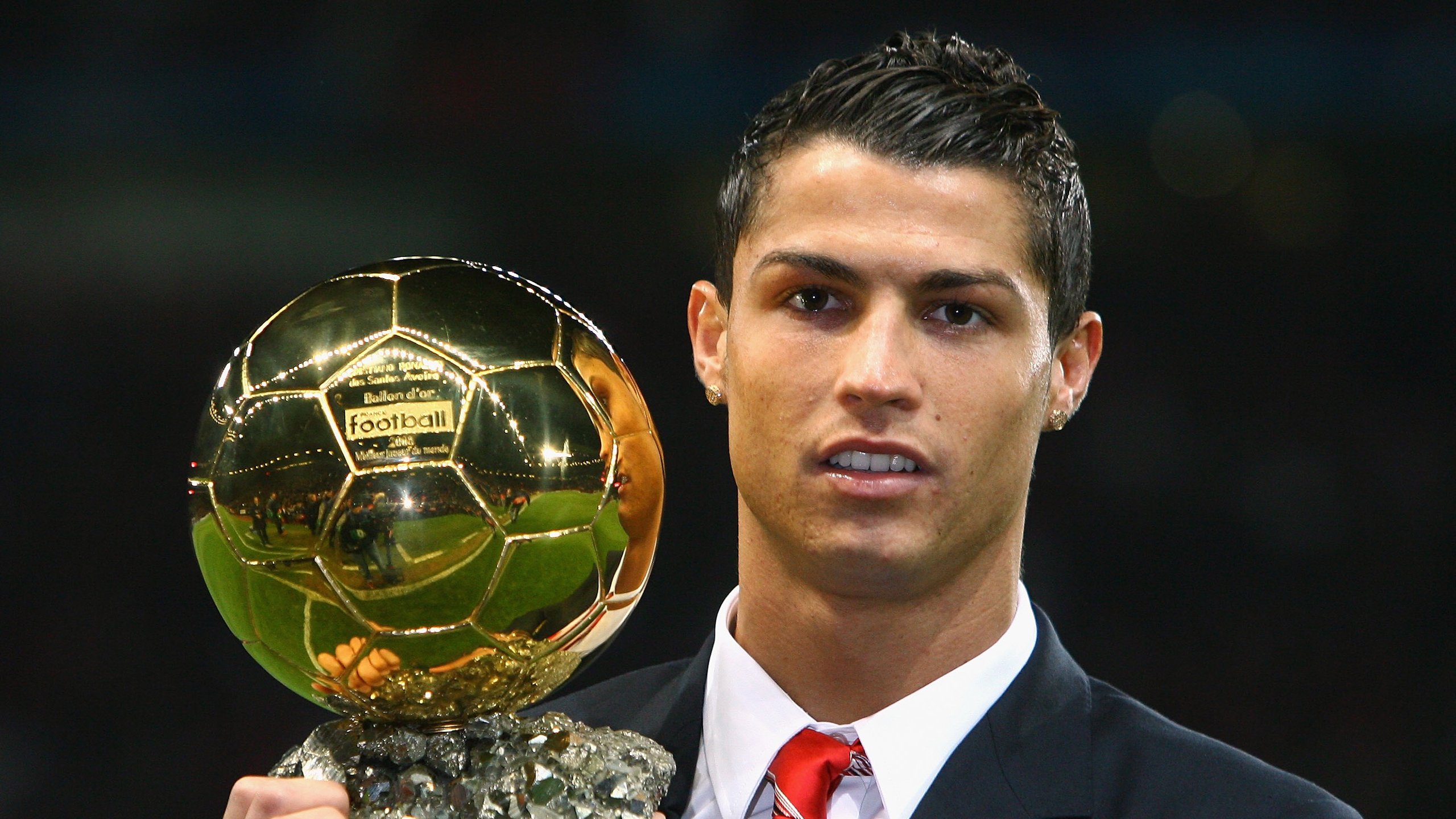 拜仁高压战术将面临体能与替补深度双考验，拜仁战术风格打法