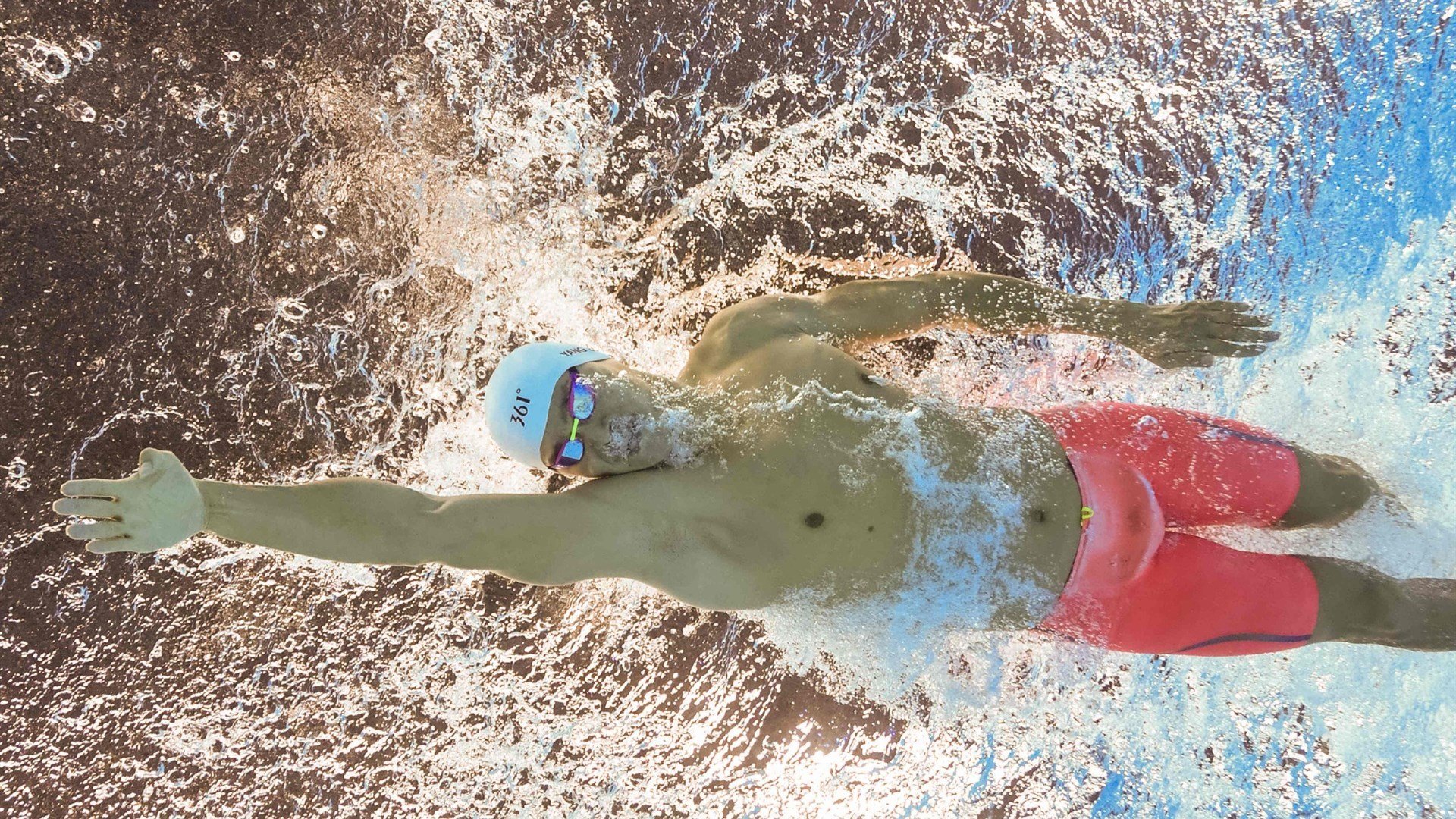 万乐天决赛表现稳健赢得掌声，万乐天决赛表现稳健赢得掌声的是谁